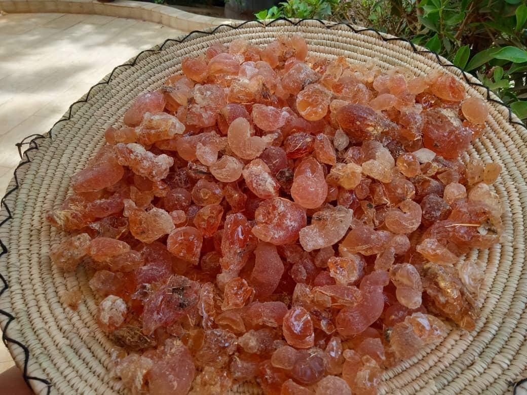 Raw gum arabic in a woven basket